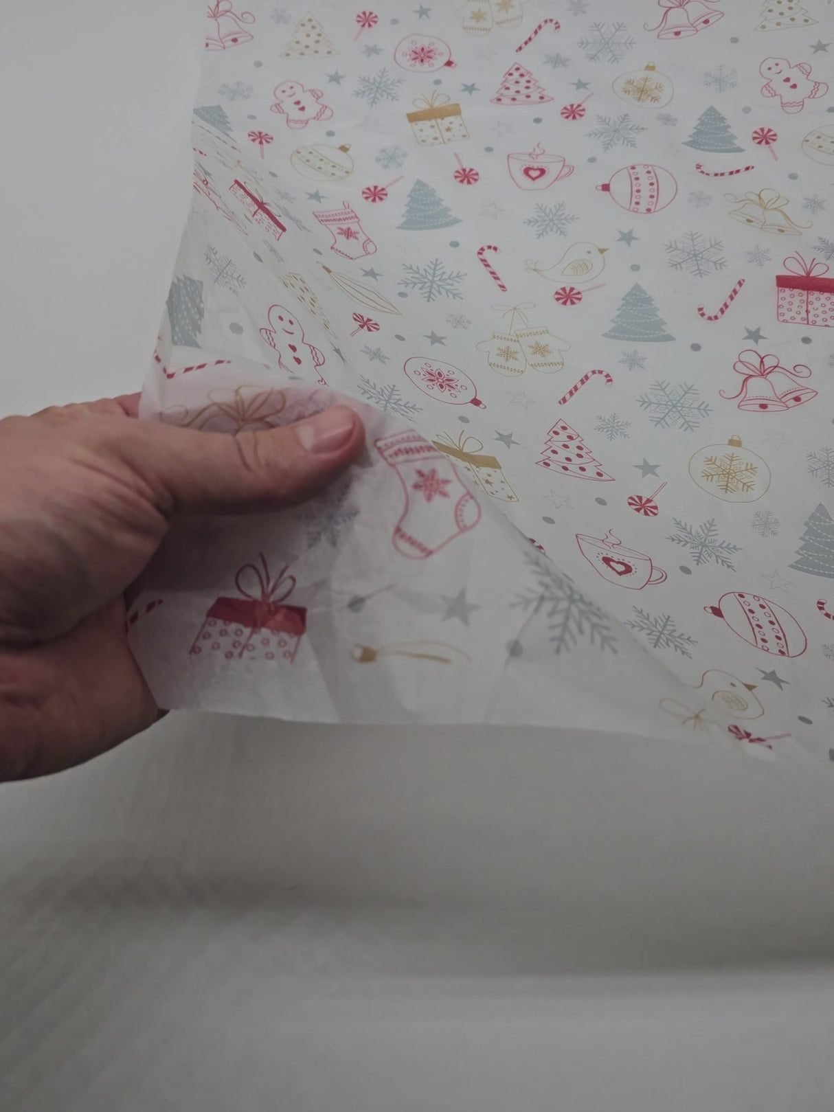 Wrapping tissue paper Christmas Candy Chaos pattern, 17 g/m² - size 50x75cm
