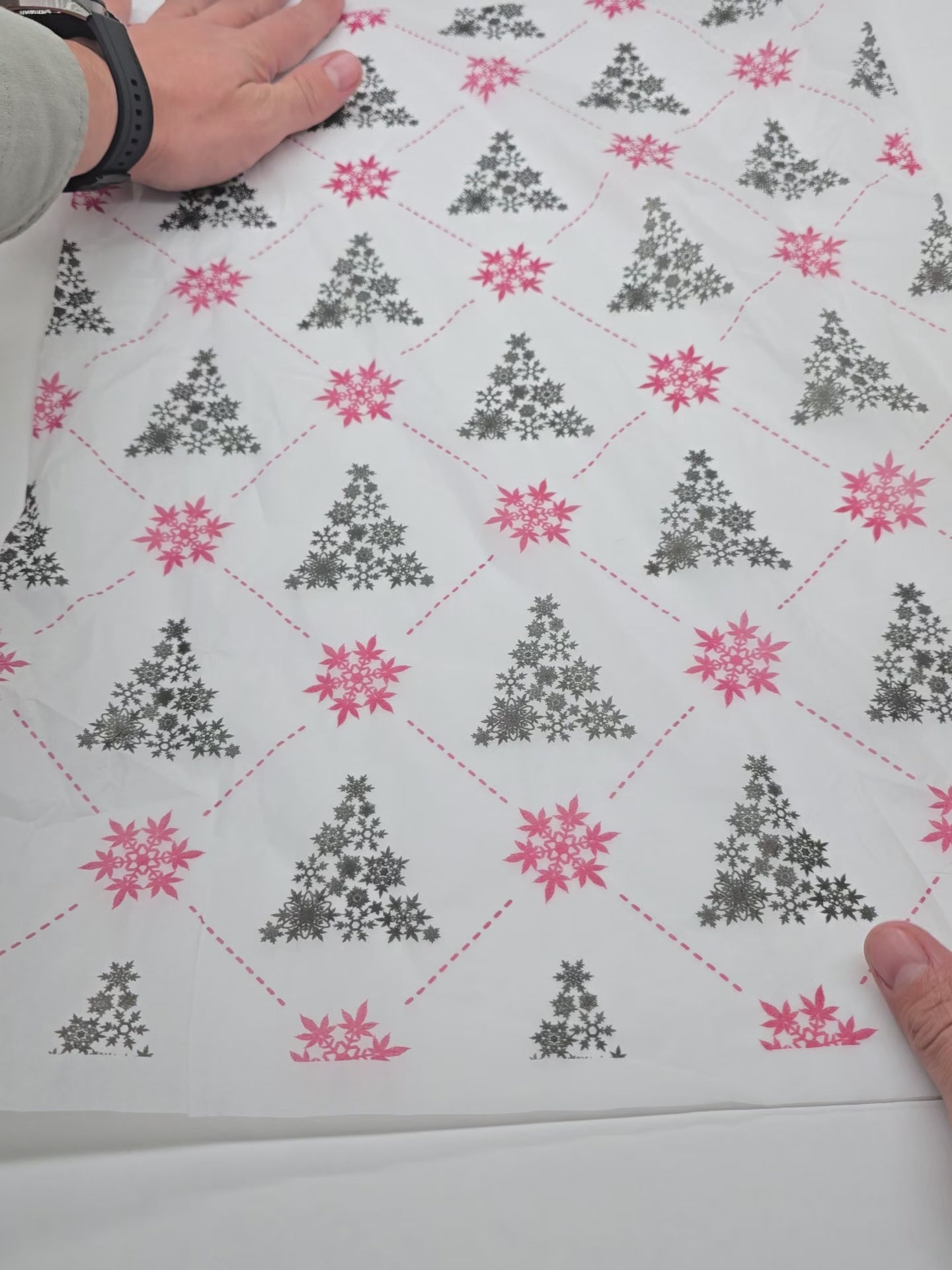 Wrapping Festive Trees Christmas tissue paper, 17 g/m² - size 50x75cm